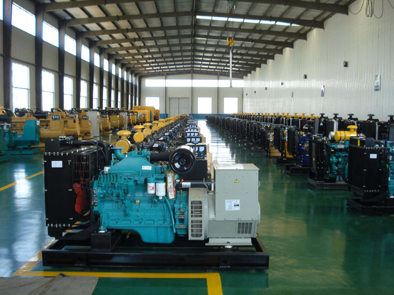 汉南租赁发电机-柴油发电机组冒蓝烟、冒黑烟、冒白烟故障分析