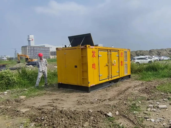 汉南200KW柴油发电机机组每小时的油耗量受哪些因素影响？