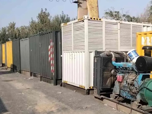 汉南200KW柴油发电机机组每小时油耗是多少？